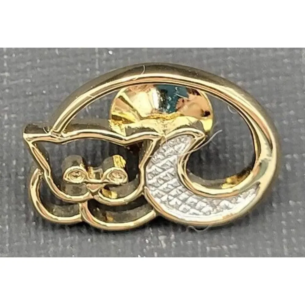 Vintage 1980 CAT PIN Gold Tone Avon 1